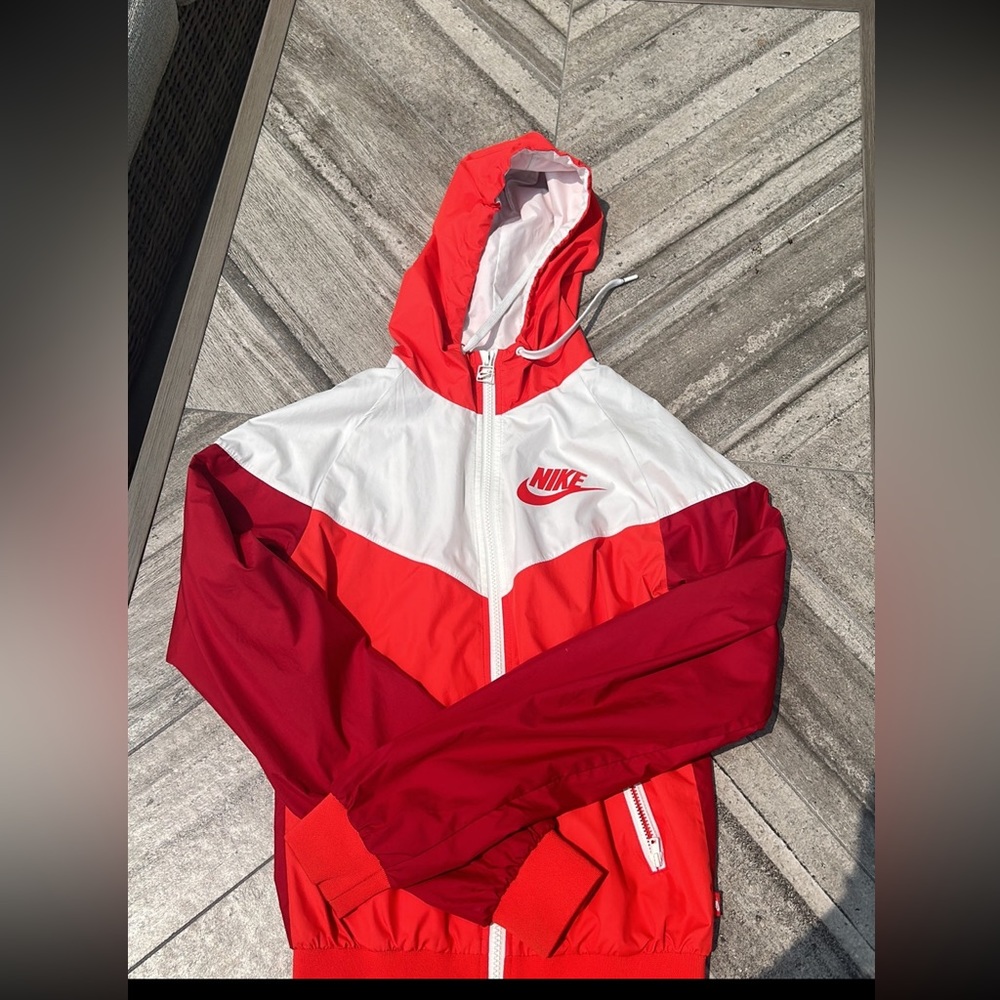 Womens Nike Windbreaker